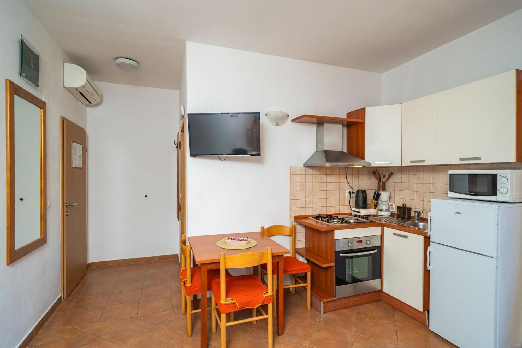 Senjo Apartment
